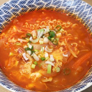Spicy seafood rameon